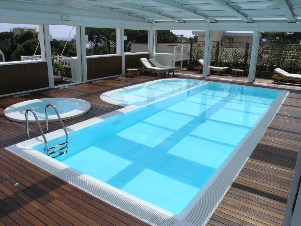 Aparthotel England Riccione Eksteriør bilde