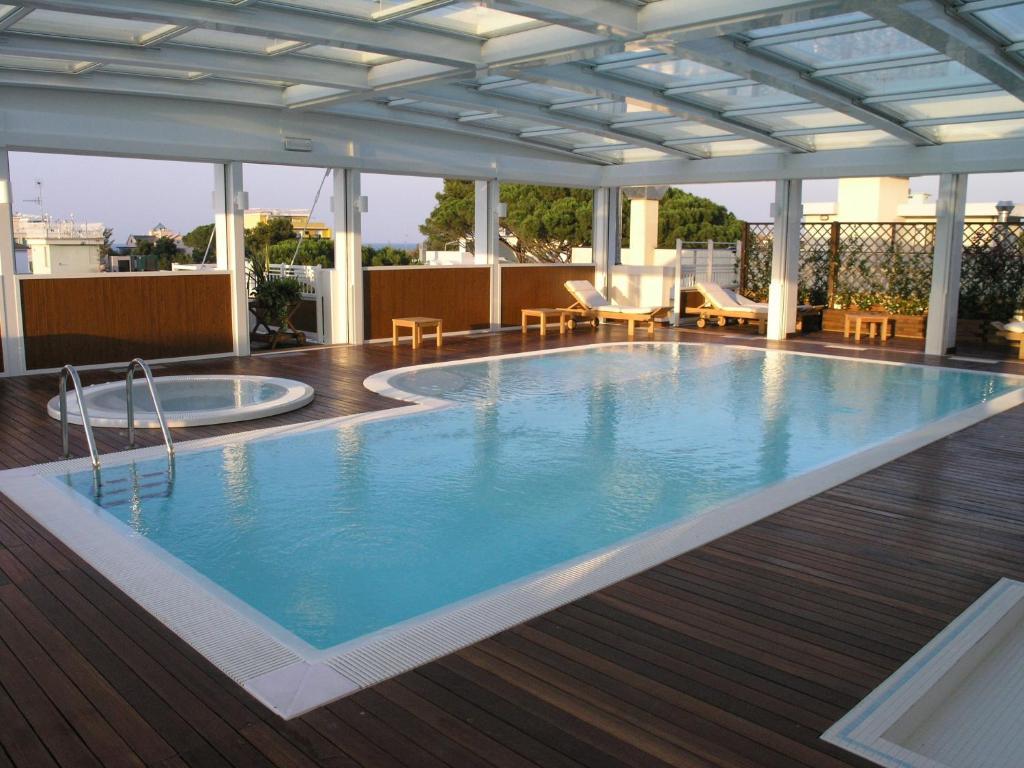 Aparthotel England Riccione Eksteriør bilde