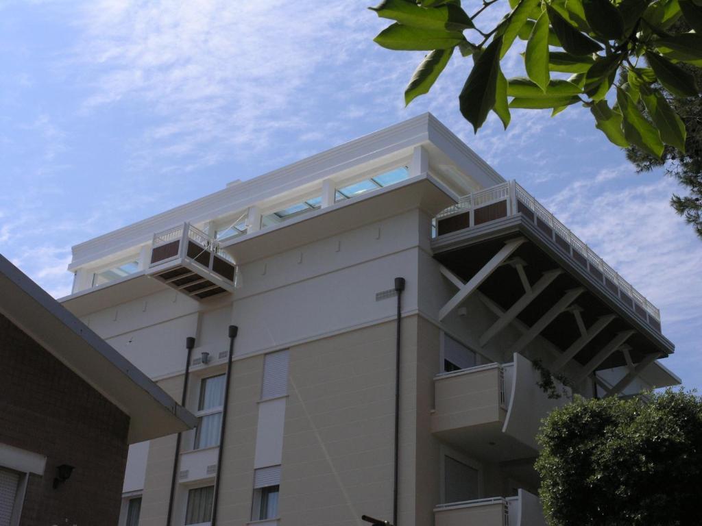 Aparthotel England Riccione Eksteriør bilde