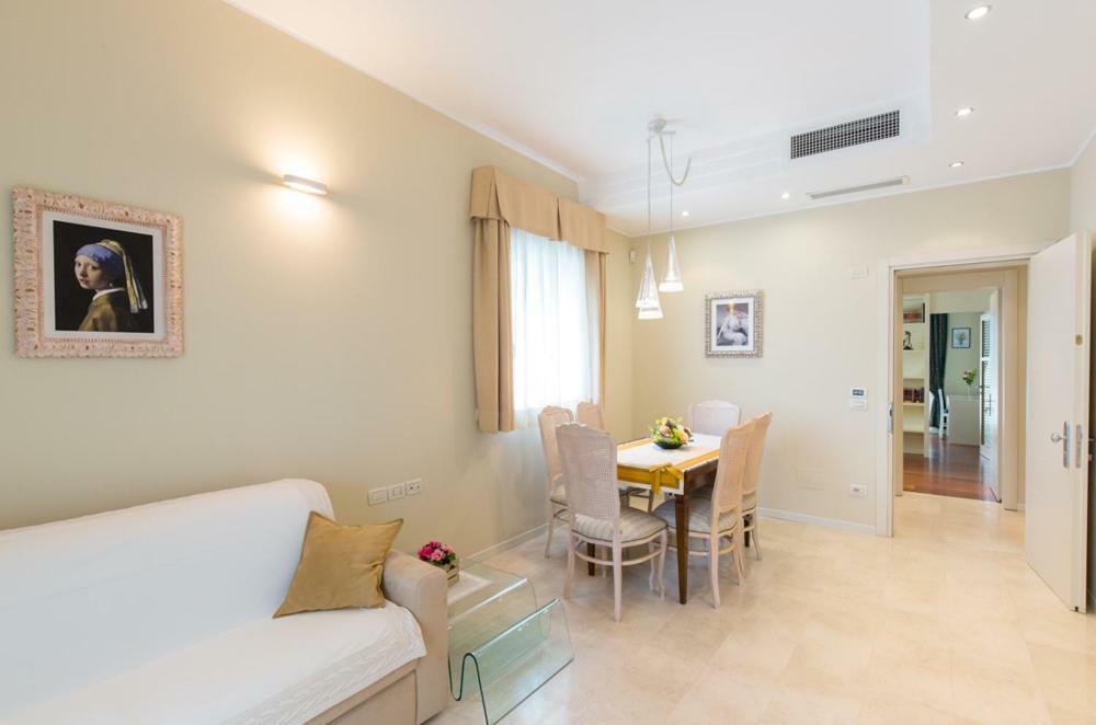 Aparthotel England Riccione Eksteriør bilde