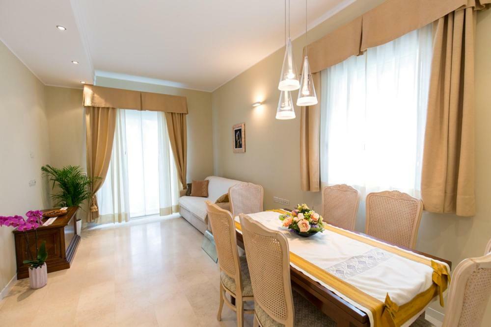 Aparthotel England Riccione Eksteriør bilde