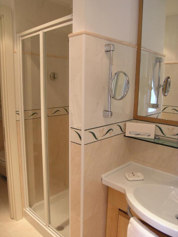 Aparthotel England Riccione Eksteriør bilde